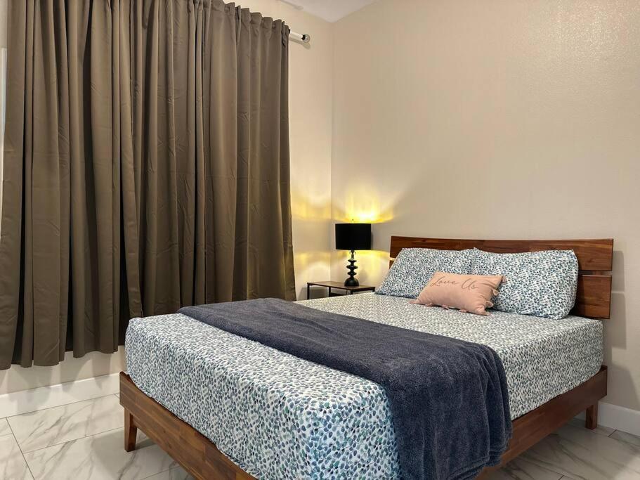 Midway City New Renovated House In Little Saigonヴィラ エクステリア 写真